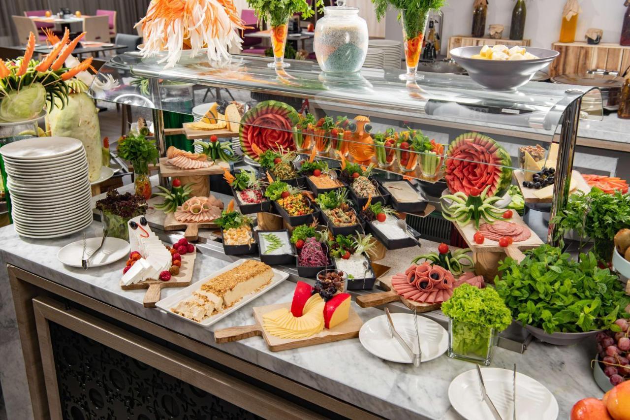 Park Inn By Radisson Makkah Aziziyah Mekka Zewnętrze zdjęcie Buffet at the Mandarin Oriental, Rome