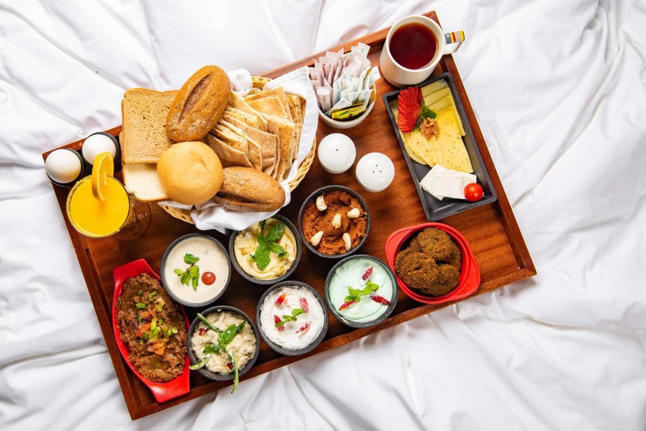 Park Inn By Radisson Makkah Aziziyah Mekka Zewnętrze zdjęcie A typical breakfast in India