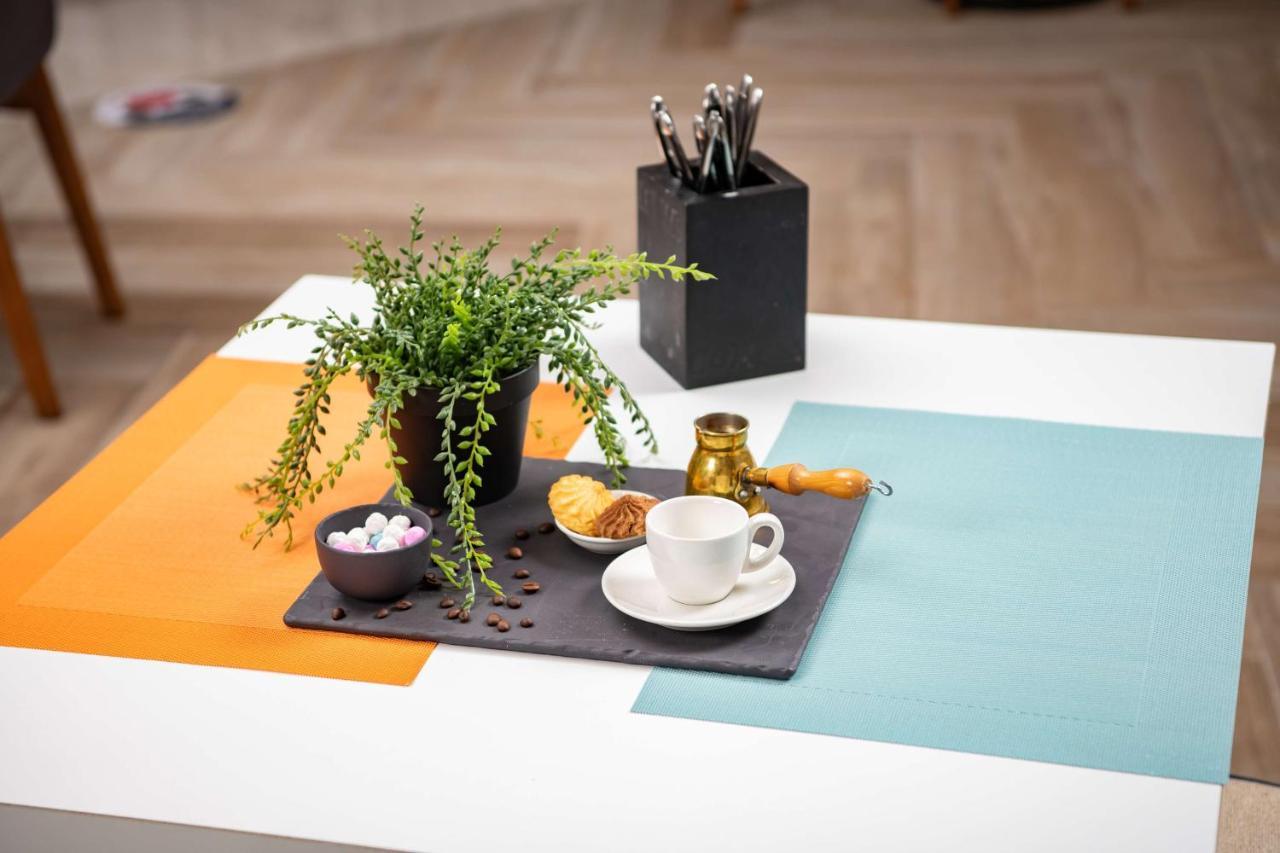Park Inn By Radisson Makkah Aziziyah Mekka Zewnętrze zdjęcie A coffee table